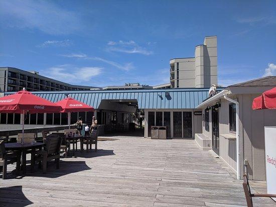 Southern Tide Bar & Grille