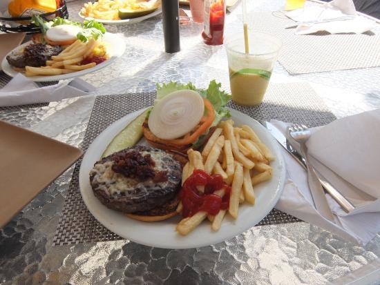 Holua Poolside Bar & Lounge