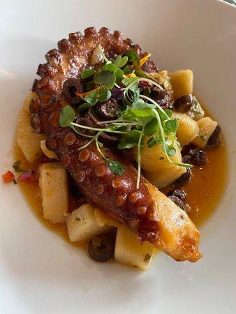 Leal Bistro