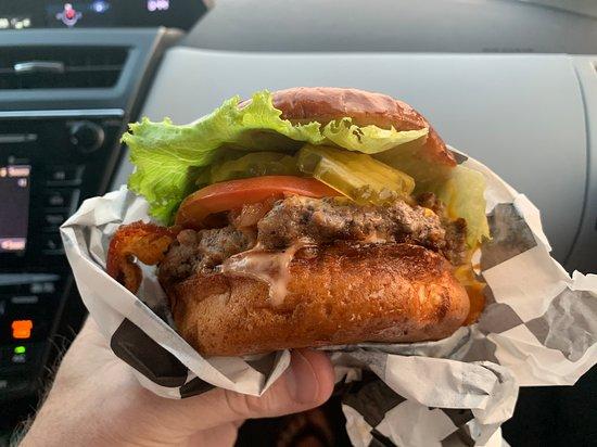 Benelli's Burgers
