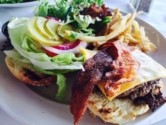 Maxine's Bistro & Bar