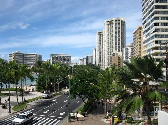 Kalakaua Avenue