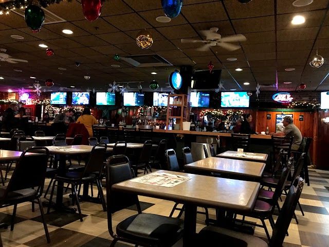 Klee's Bar & Grill