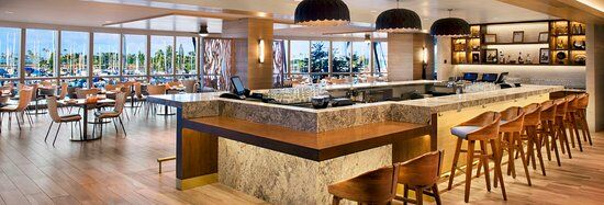 100 Sails Restaurant & Bar